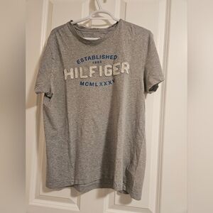 Tommy hilfiger mens t shirt medium grey